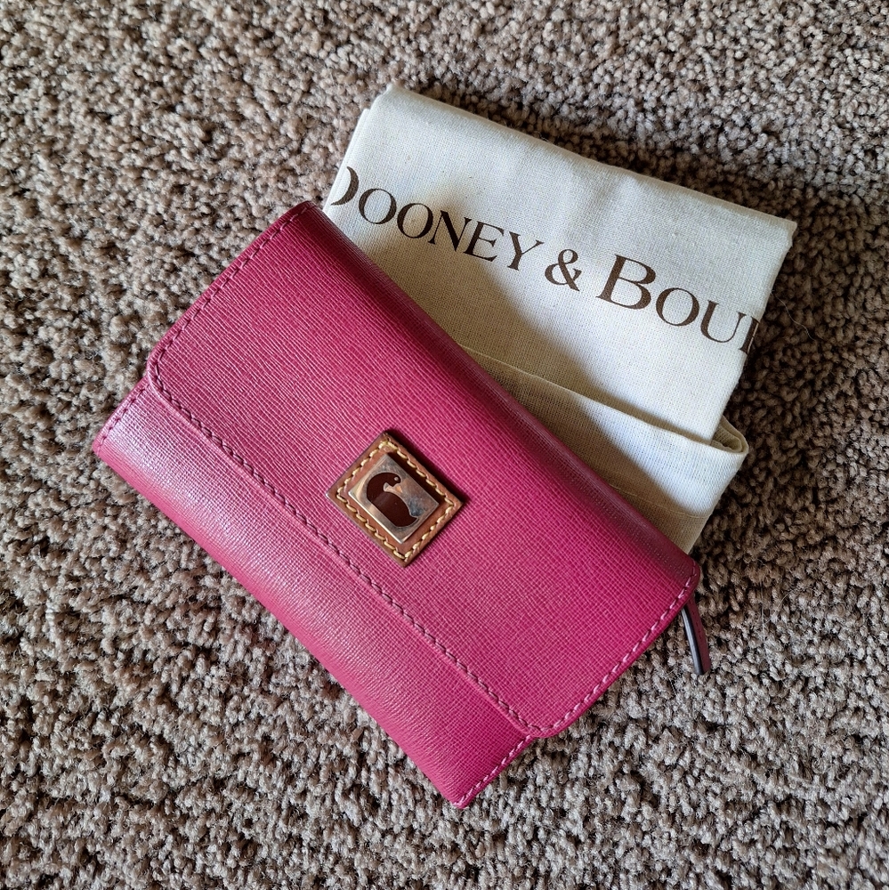 Dooney & Bourke Pink Saffiano Smooth Wallet Leather Clutch
